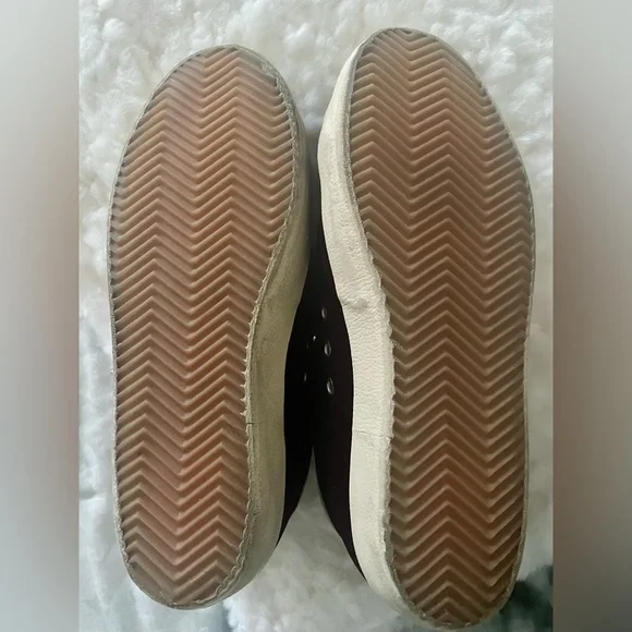 Ltd Edition Golden Goose Superstars - Picture 9 of 14